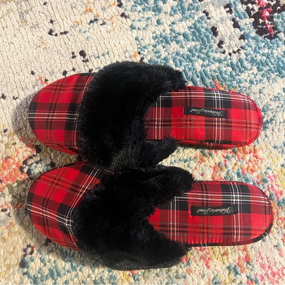 Victoria’s Secret Women's Red Plaid Slippers M - Picture 1 of 6